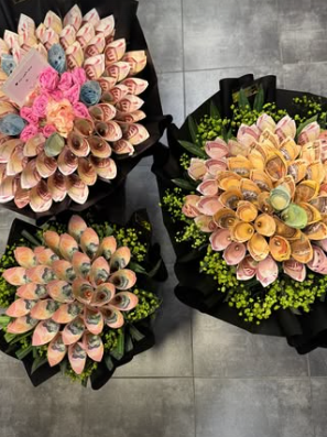 Money Dahlia Trio