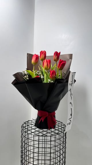 Red Tulip Column